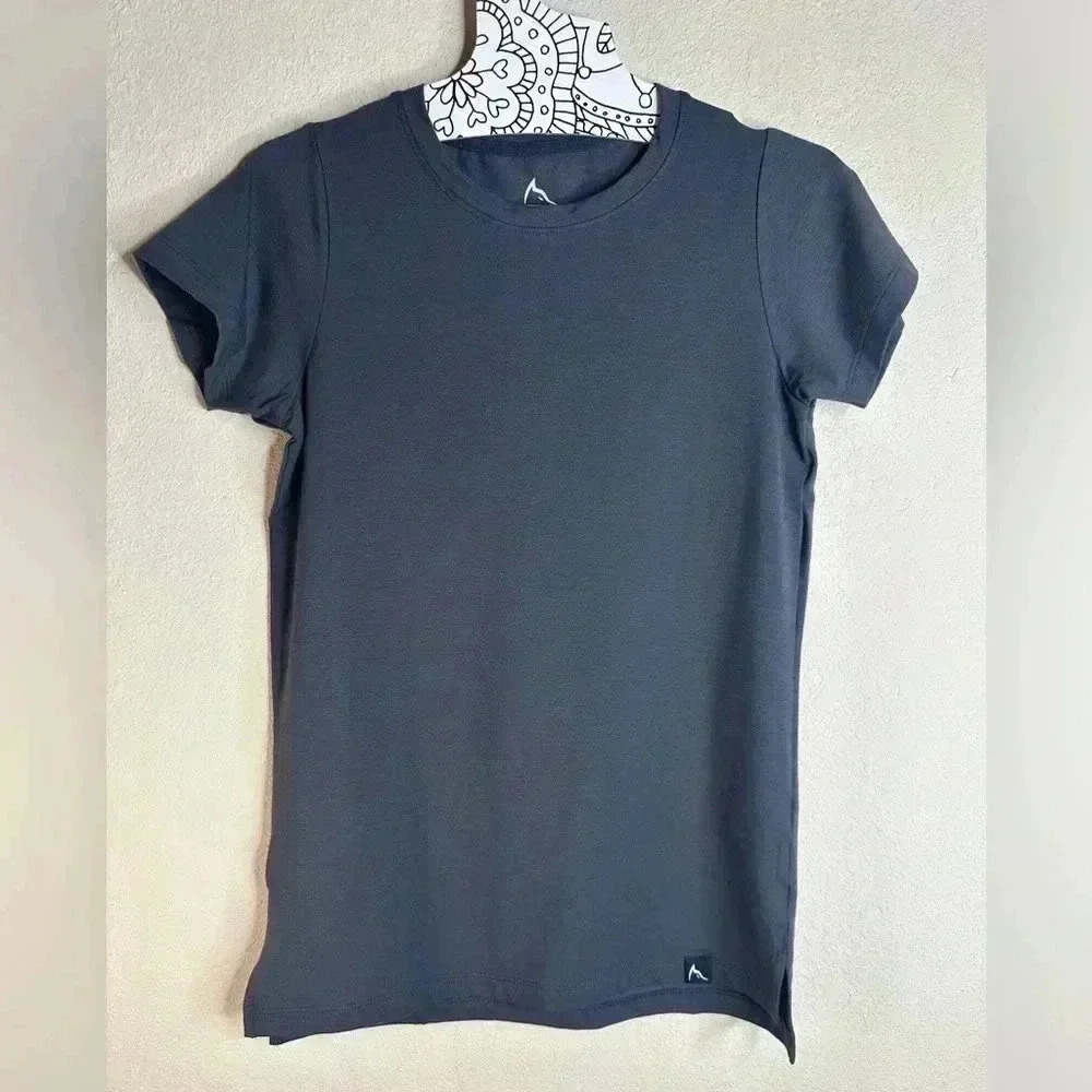 Rokwolf gray short sleeve workout shirt size Extra small